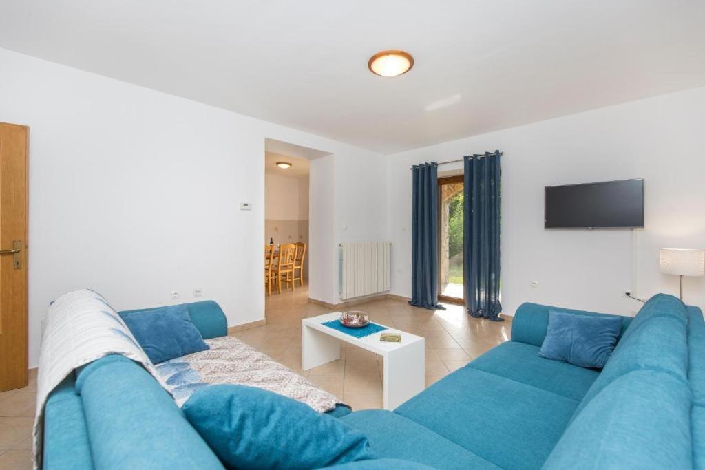 Nedeščina Apartments "Alen" מראה חיצוני תמונה