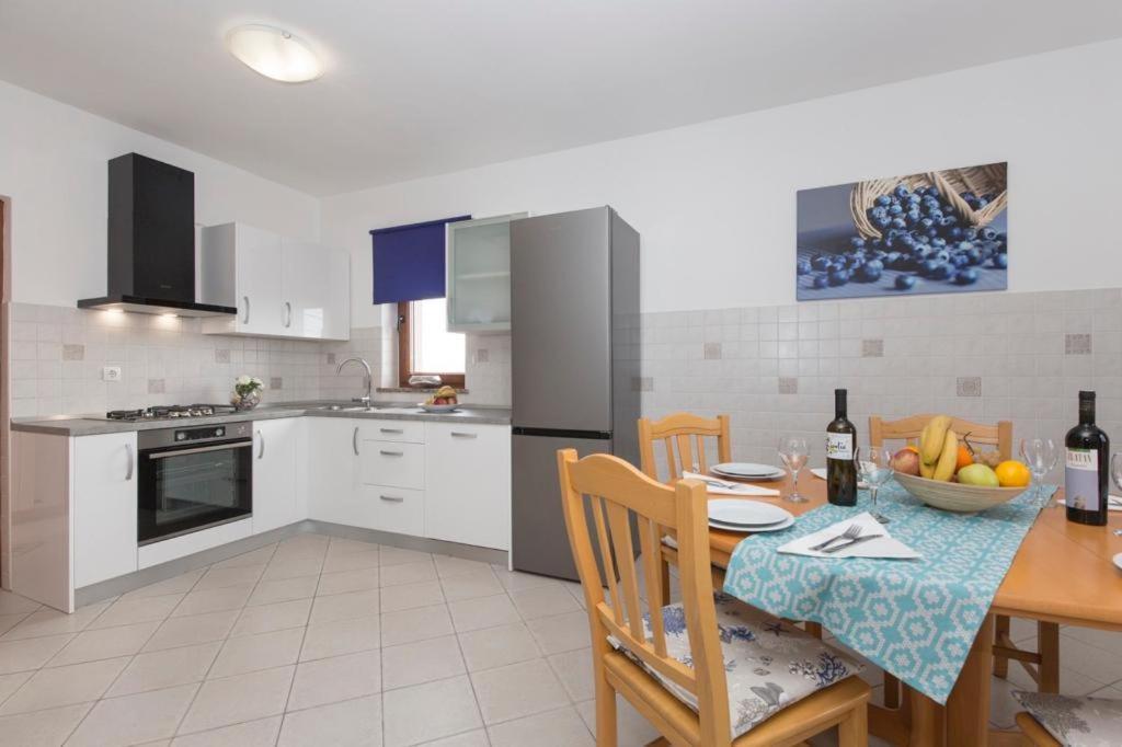 Nedeščina Apartments "Alen" מראה חיצוני תמונה