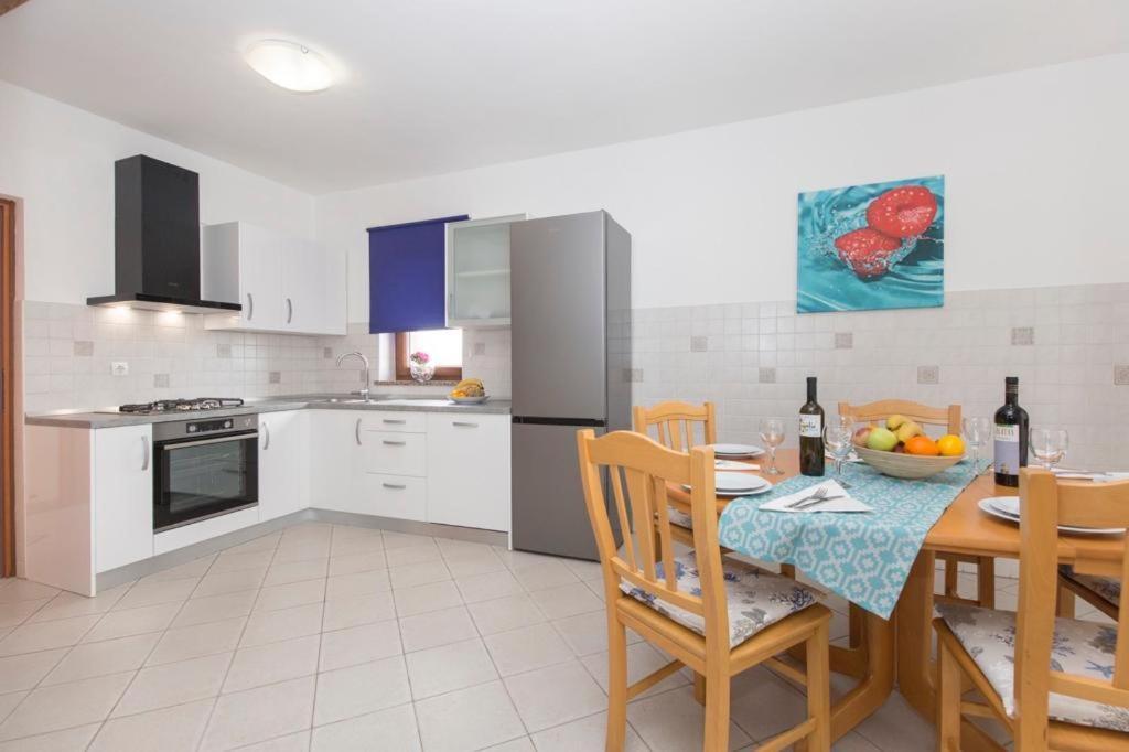 Nedeščina Apartments "Alen" מראה חיצוני תמונה