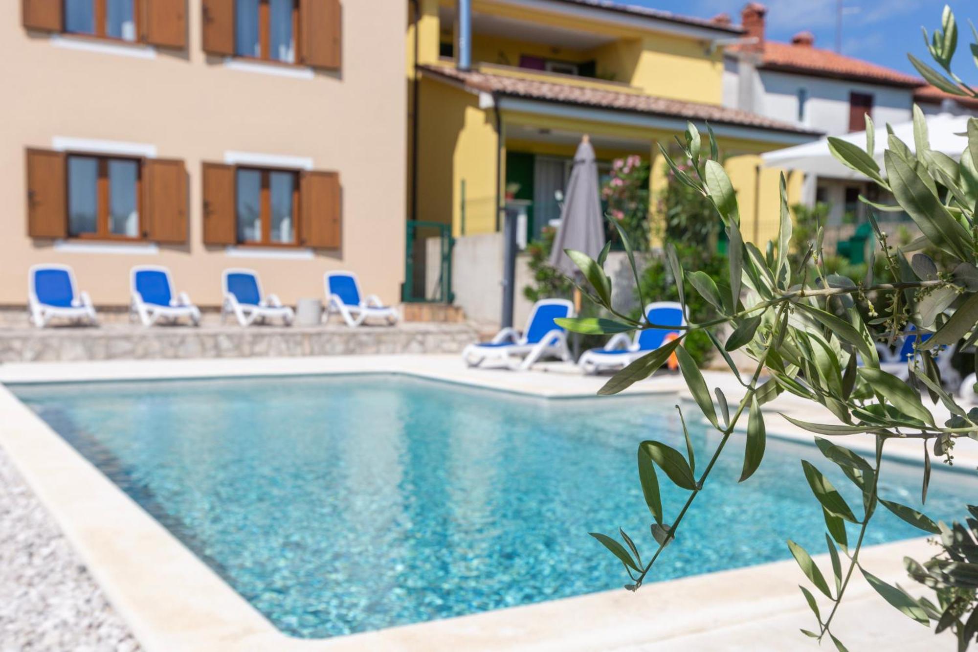 Nedeščina Apartments "Alen" מראה חיצוני תמונה