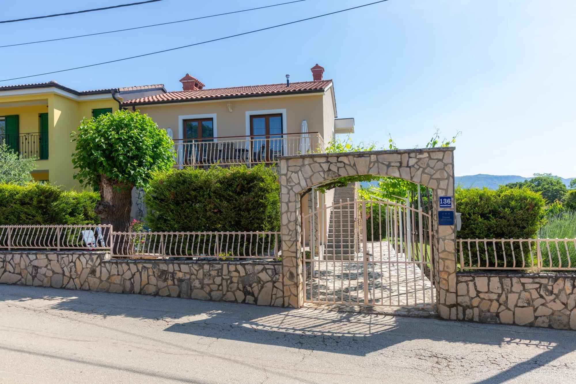 Nedeščina Apartments "Alen" מראה חיצוני תמונה