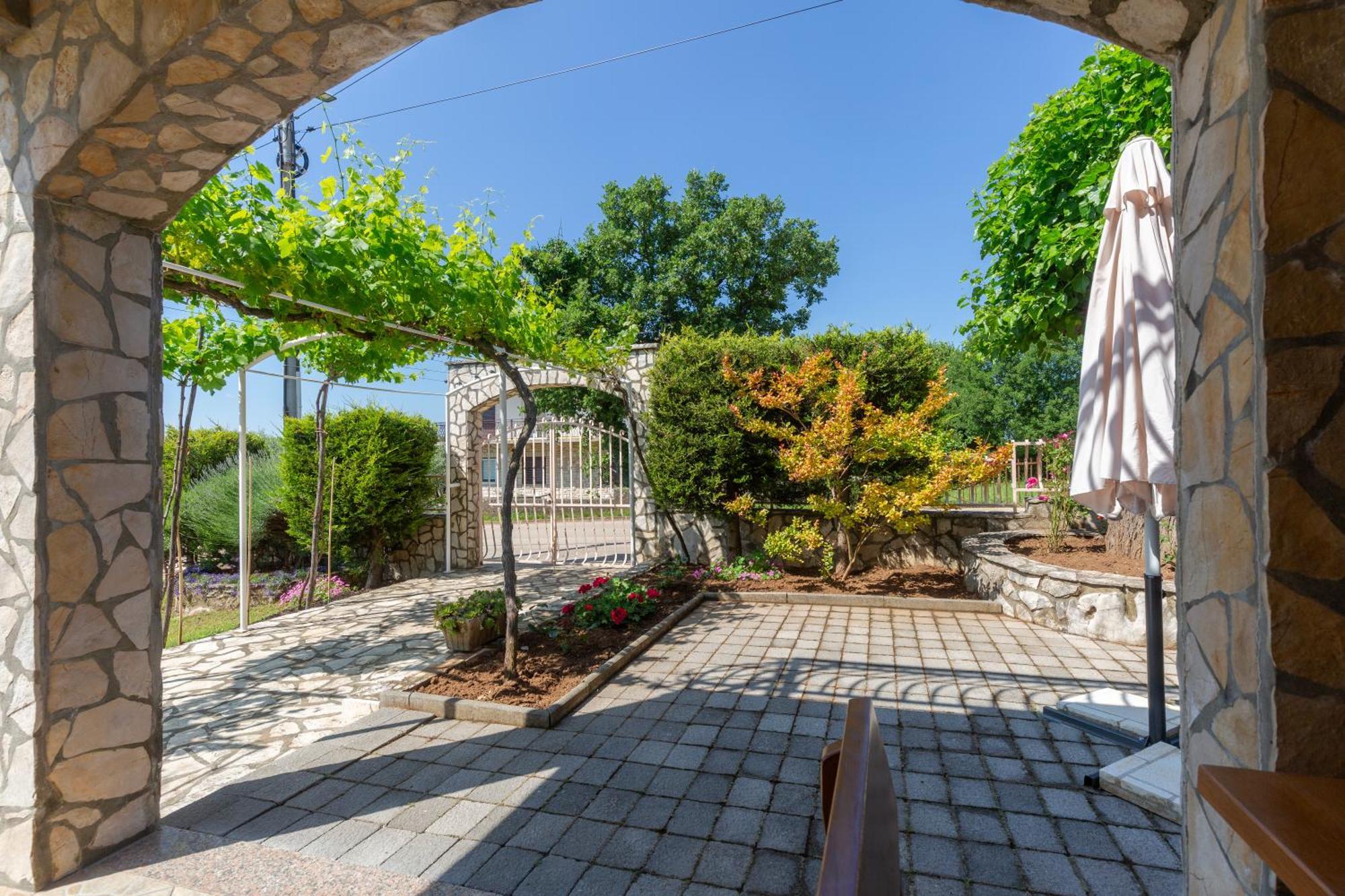 Nedeščina Apartments "Alen" מראה חיצוני תמונה